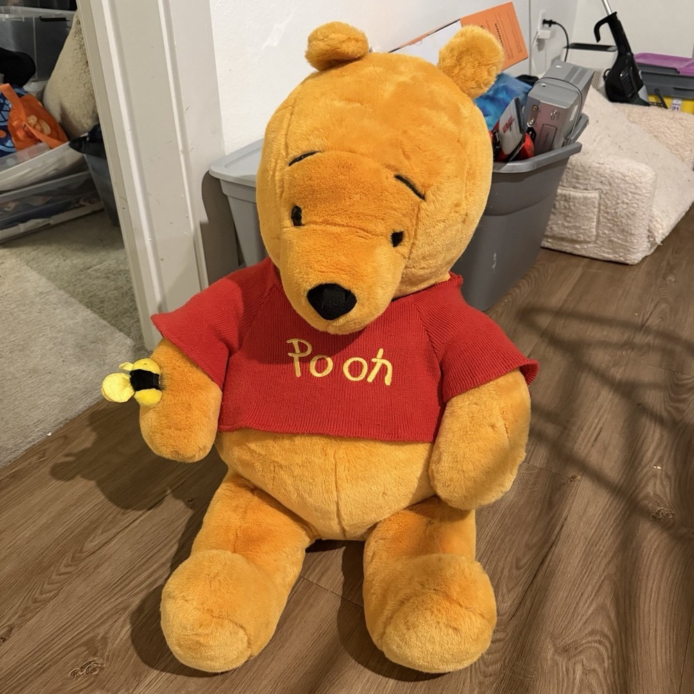 VINTAGE Rare Winnie The Pooh Disney Jumbo GIANT Kids Plush Stuffed Bear With Bee